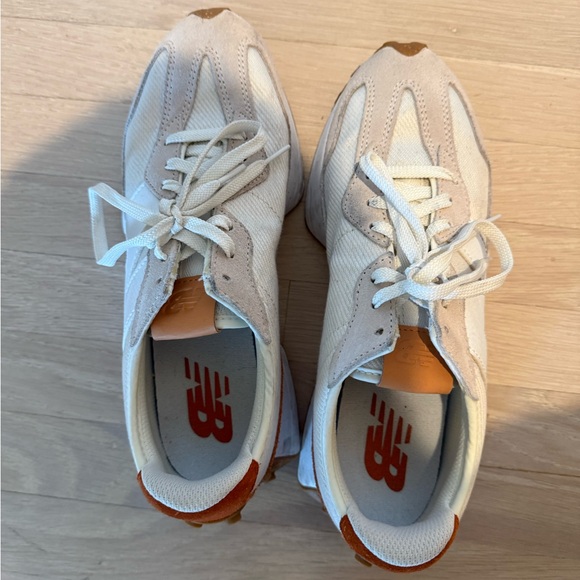 New Balance 327 White and Orange/Rust sneakers - Picture 2 of 3